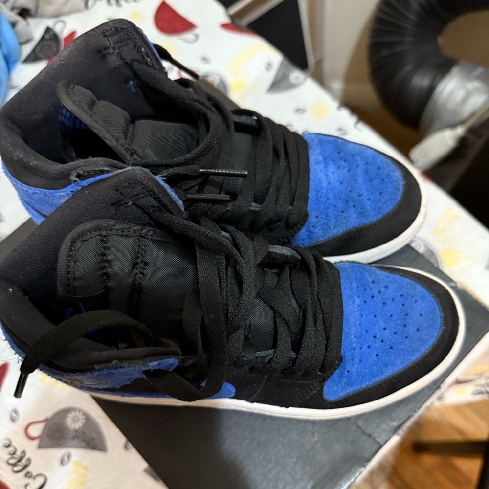 Used Jordan 1s size 2
